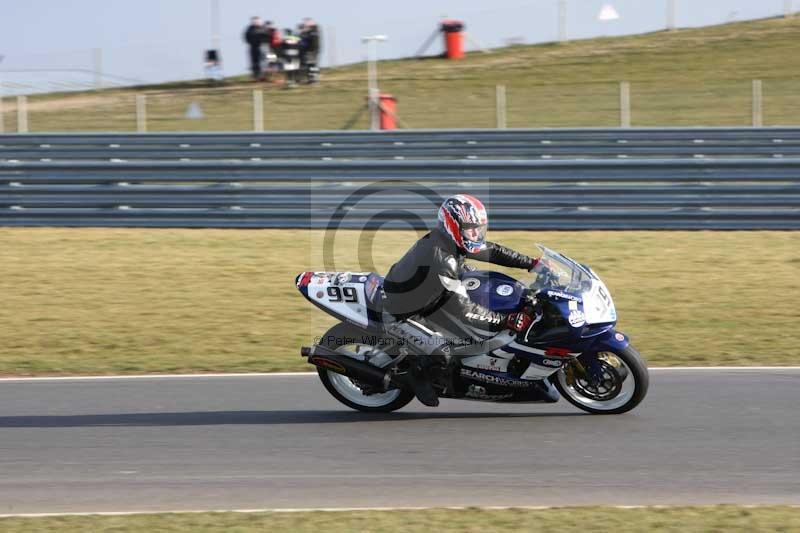 Motorcycle action photographs;Trackday digital images;event digital images;eventdigitalimages;no limits trackday;peter wileman photography;snetterton;snetterton circuit norfolk;snetterton photographs;trackday;trackday photos