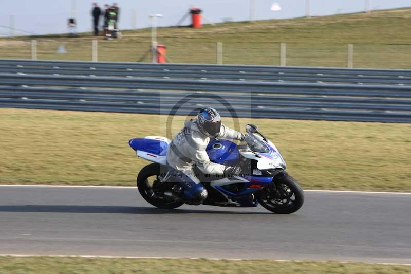 Motorcycle action photographs;Trackday digital images;event digital images;eventdigitalimages;no limits trackday;peter wileman photography;snetterton;snetterton circuit norfolk;snetterton photographs;trackday;trackday photos