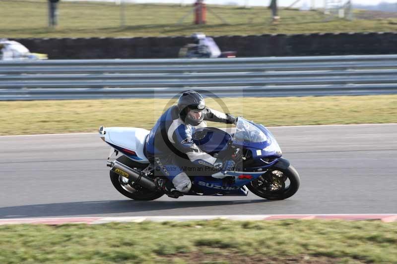 Motorcycle action photographs;Trackday digital images;event digital images;eventdigitalimages;no limits trackday;peter wileman photography;snetterton;snetterton circuit norfolk;snetterton photographs;trackday;trackday photos
