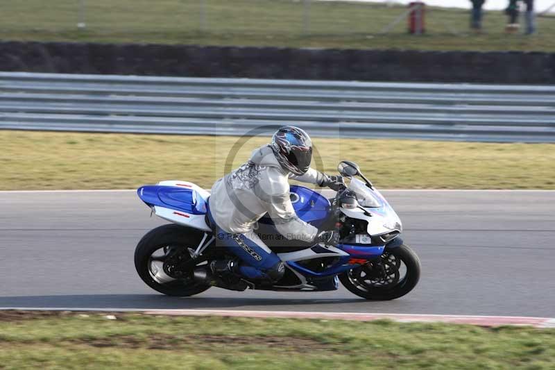 Motorcycle action photographs;Trackday digital images;event digital images;eventdigitalimages;no limits trackday;peter wileman photography;snetterton;snetterton circuit norfolk;snetterton photographs;trackday;trackday photos