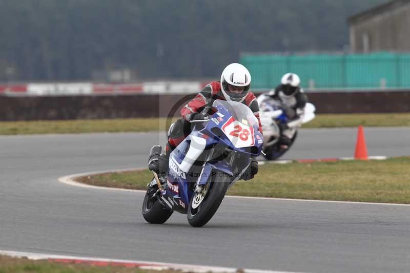 Motorcycle action photographs;Trackday digital images;event digital images;eventdigitalimages;no limits trackday;peter wileman photography;snetterton;snetterton circuit norfolk;snetterton photographs;trackday;trackday photos