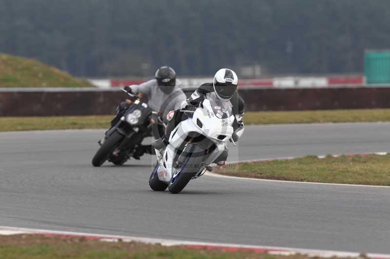 Motorcycle action photographs;Trackday digital images;event digital images;eventdigitalimages;no limits trackday;peter wileman photography;snetterton;snetterton circuit norfolk;snetterton photographs;trackday;trackday photos