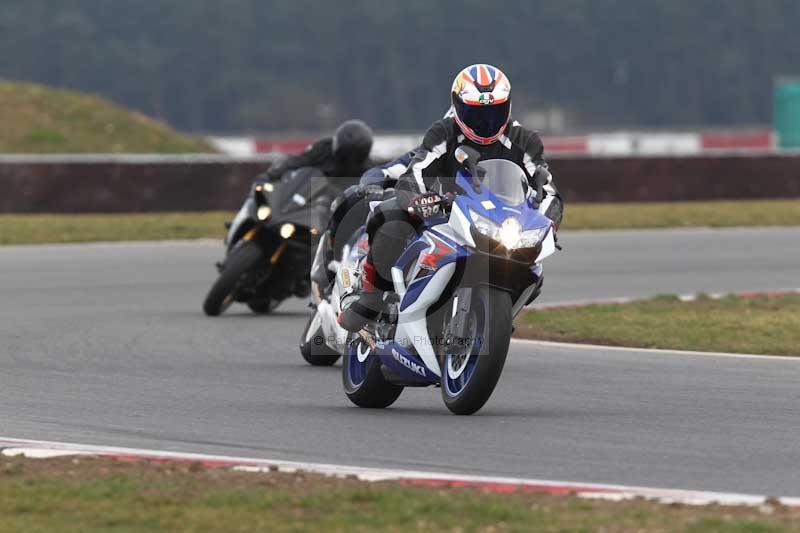 Motorcycle action photographs;Trackday digital images;event digital images;eventdigitalimages;no limits trackday;peter wileman photography;snetterton;snetterton circuit norfolk;snetterton photographs;trackday;trackday photos