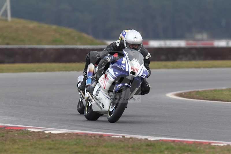 Motorcycle action photographs;Trackday digital images;event digital images;eventdigitalimages;no limits trackday;peter wileman photography;snetterton;snetterton circuit norfolk;snetterton photographs;trackday;trackday photos