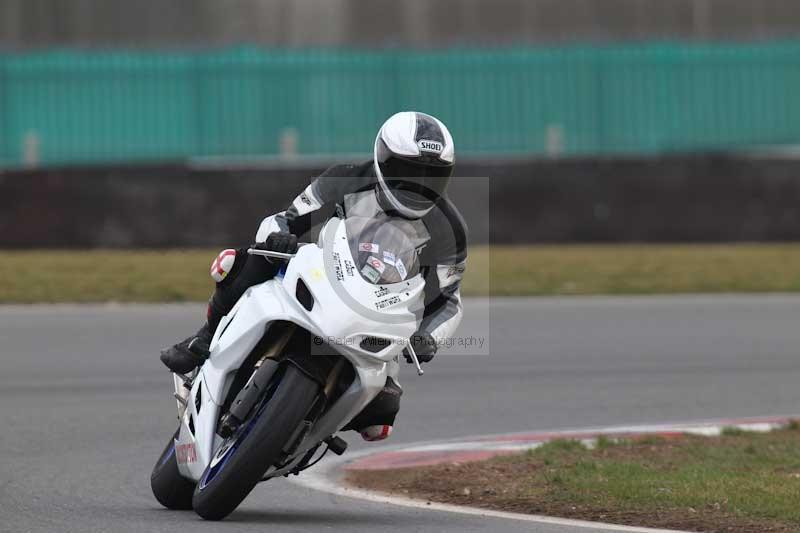 Motorcycle action photographs;Trackday digital images;event digital images;eventdigitalimages;no limits trackday;peter wileman photography;snetterton;snetterton circuit norfolk;snetterton photographs;trackday;trackday photos