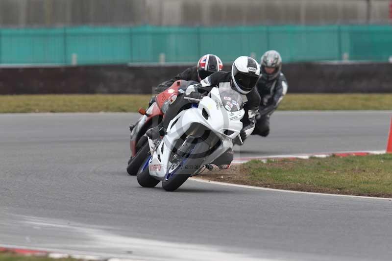 Motorcycle action photographs;Trackday digital images;event digital images;eventdigitalimages;no limits trackday;peter wileman photography;snetterton;snetterton circuit norfolk;snetterton photographs;trackday;trackday photos