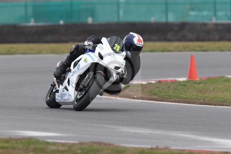 Motorcycle action photographs;Trackday digital images;event digital images;eventdigitalimages;no limits trackday;peter wileman photography;snetterton;snetterton circuit norfolk;snetterton photographs;trackday;trackday photos