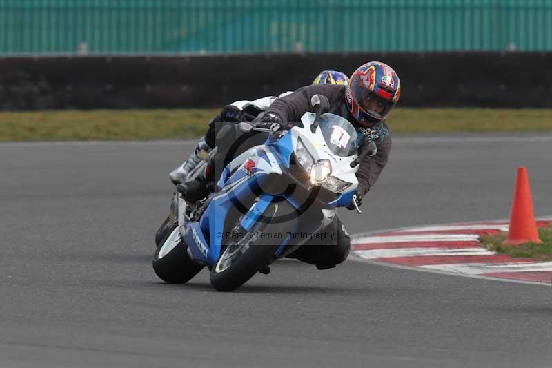 Motorcycle action photographs;Trackday digital images;event digital images;eventdigitalimages;no limits trackday;peter wileman photography;snetterton;snetterton circuit norfolk;snetterton photographs;trackday;trackday photos