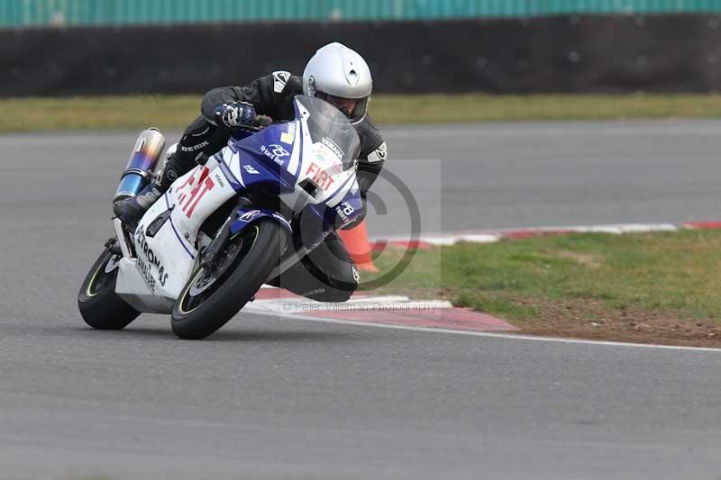 Motorcycle action photographs;Trackday digital images;event digital images;eventdigitalimages;no limits trackday;peter wileman photography;snetterton;snetterton circuit norfolk;snetterton photographs;trackday;trackday photos