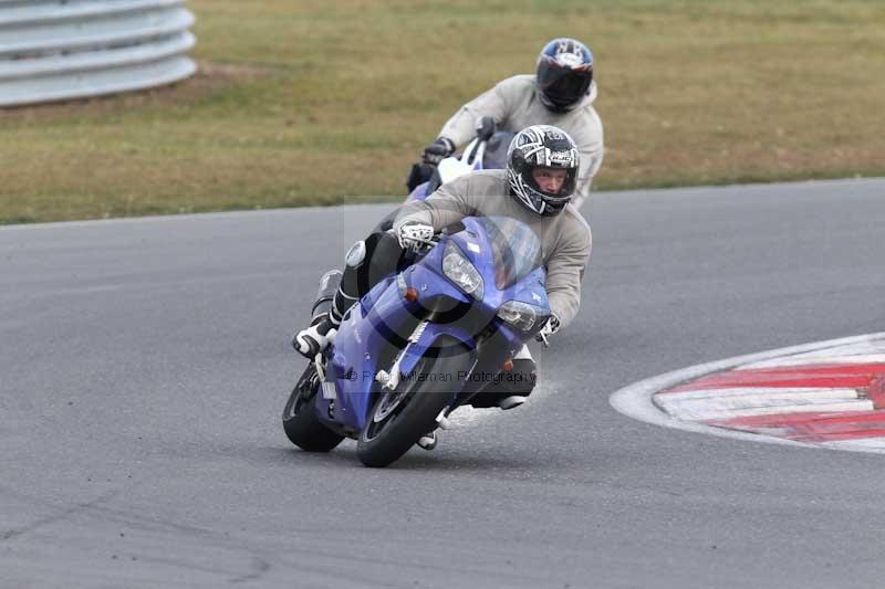 Motorcycle action photographs;Trackday digital images;event digital images;eventdigitalimages;no limits trackday;peter wileman photography;snetterton;snetterton circuit norfolk;snetterton photographs;trackday;trackday photos