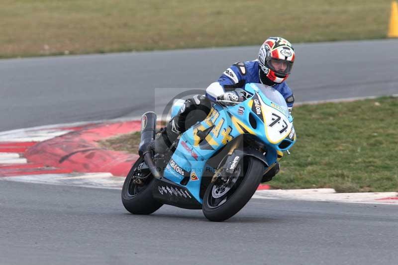 Motorcycle action photographs;Trackday digital images;event digital images;eventdigitalimages;no limits trackday;peter wileman photography;snetterton;snetterton circuit norfolk;snetterton photographs;trackday;trackday photos