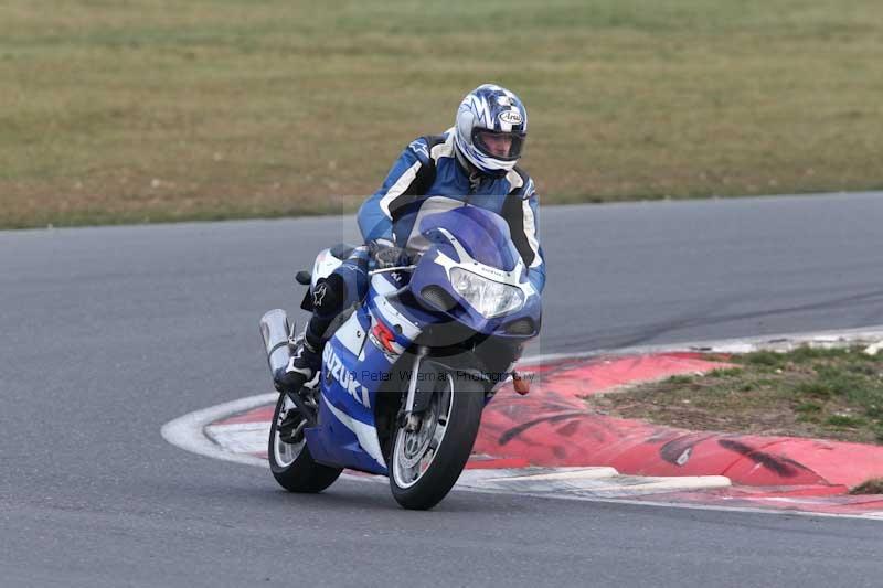 Motorcycle action photographs;Trackday digital images;event digital images;eventdigitalimages;no limits trackday;peter wileman photography;snetterton;snetterton circuit norfolk;snetterton photographs;trackday;trackday photos