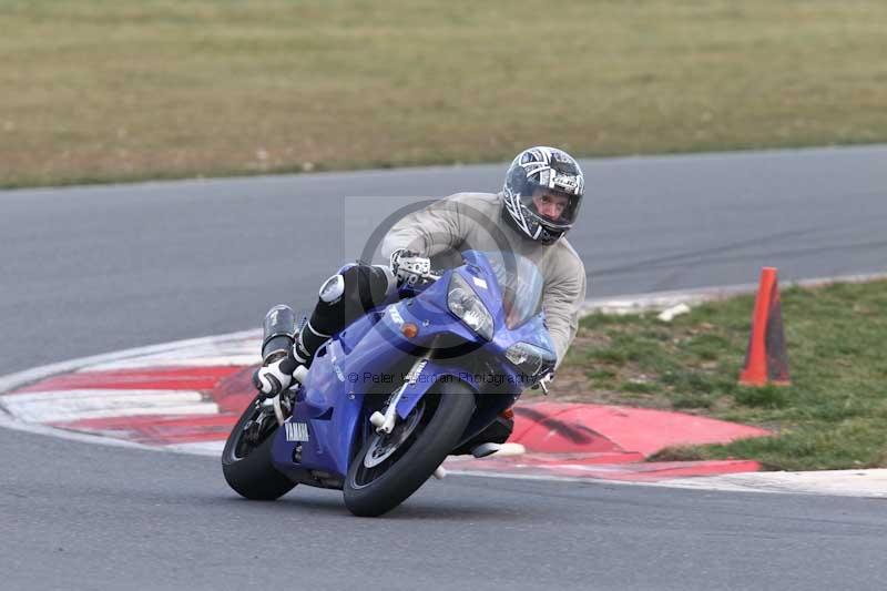 Motorcycle action photographs;Trackday digital images;event digital images;eventdigitalimages;no limits trackday;peter wileman photography;snetterton;snetterton circuit norfolk;snetterton photographs;trackday;trackday photos