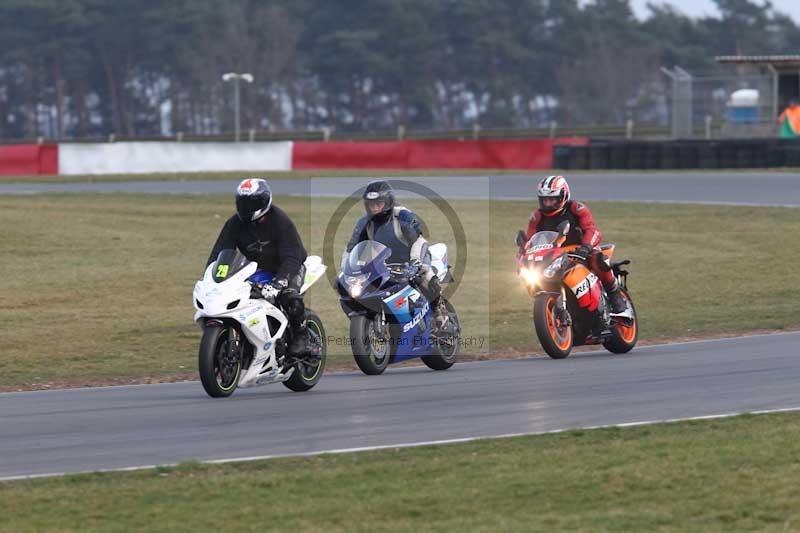 Motorcycle action photographs;Trackday digital images;event digital images;eventdigitalimages;no limits trackday;peter wileman photography;snetterton;snetterton circuit norfolk;snetterton photographs;trackday;trackday photos