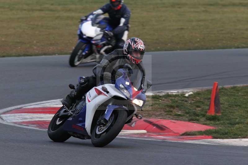 Motorcycle action photographs;Trackday digital images;event digital images;eventdigitalimages;no limits trackday;peter wileman photography;snetterton;snetterton circuit norfolk;snetterton photographs;trackday;trackday photos