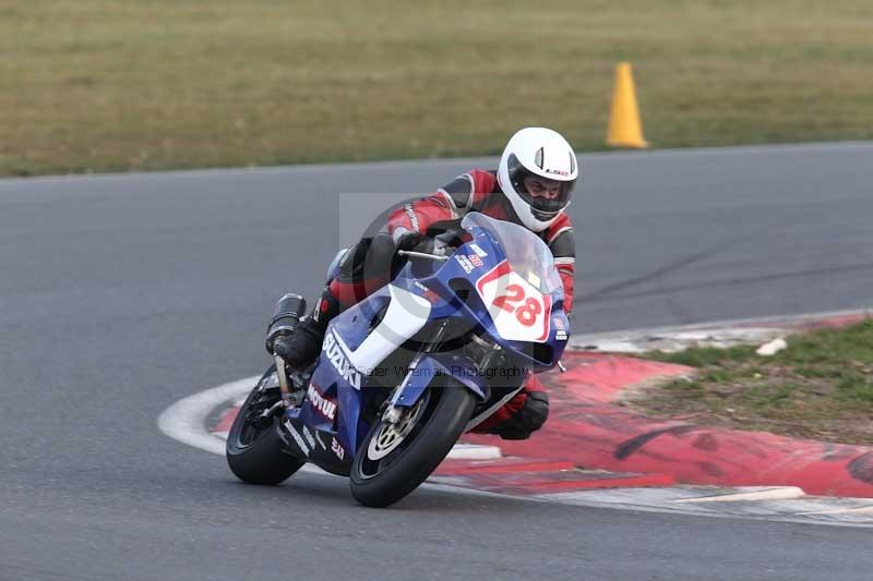 Motorcycle action photographs;Trackday digital images;event digital images;eventdigitalimages;no limits trackday;peter wileman photography;snetterton;snetterton circuit norfolk;snetterton photographs;trackday;trackday photos
