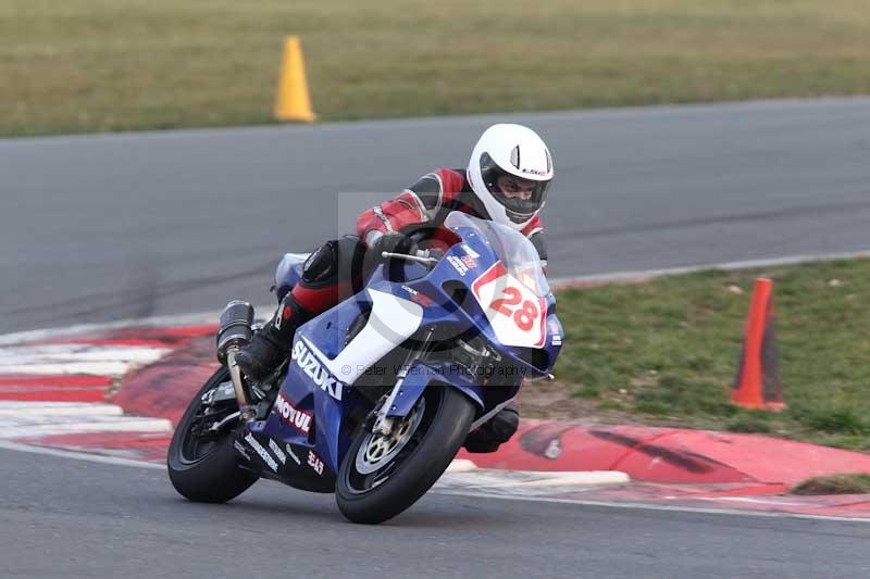 Motorcycle action photographs;Trackday digital images;event digital images;eventdigitalimages;no limits trackday;peter wileman photography;snetterton;snetterton circuit norfolk;snetterton photographs;trackday;trackday photos