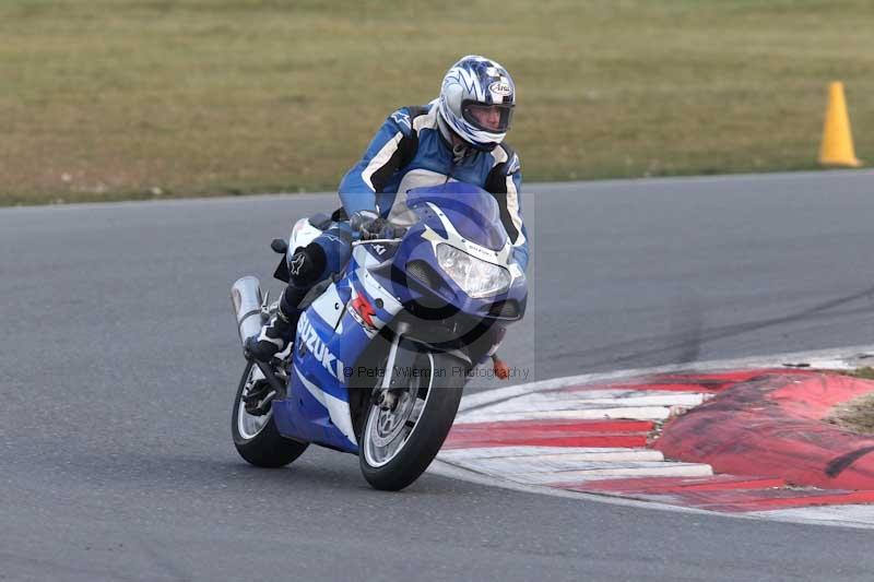 Motorcycle action photographs;Trackday digital images;event digital images;eventdigitalimages;no limits trackday;peter wileman photography;snetterton;snetterton circuit norfolk;snetterton photographs;trackday;trackday photos