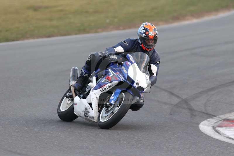 Motorcycle action photographs;Trackday digital images;event digital images;eventdigitalimages;no limits trackday;peter wileman photography;snetterton;snetterton circuit norfolk;snetterton photographs;trackday;trackday photos