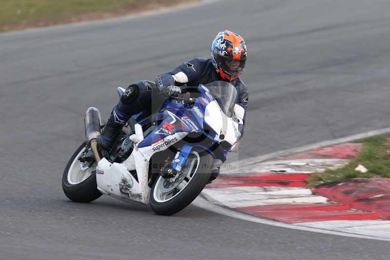 Motorcycle action photographs;Trackday digital images;event digital images;eventdigitalimages;no limits trackday;peter wileman photography;snetterton;snetterton circuit norfolk;snetterton photographs;trackday;trackday photos