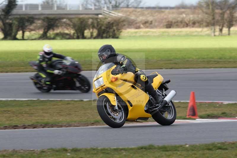 Motorcycle action photographs;Trackday digital images;event digital images;eventdigitalimages;no limits trackday;peter wileman photography;snetterton;snetterton circuit norfolk;snetterton photographs;trackday;trackday photos