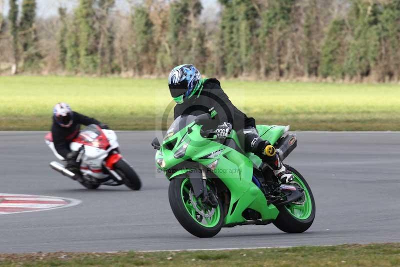 Motorcycle action photographs;Trackday digital images;event digital images;eventdigitalimages;no limits trackday;peter wileman photography;snetterton;snetterton circuit norfolk;snetterton photographs;trackday;trackday photos