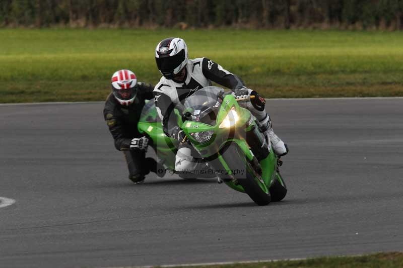 Motorcycle action photographs;Trackday digital images;event digital images;eventdigitalimages;no limits trackday;peter wileman photography;snetterton;snetterton circuit norfolk;snetterton photographs;trackday;trackday photos