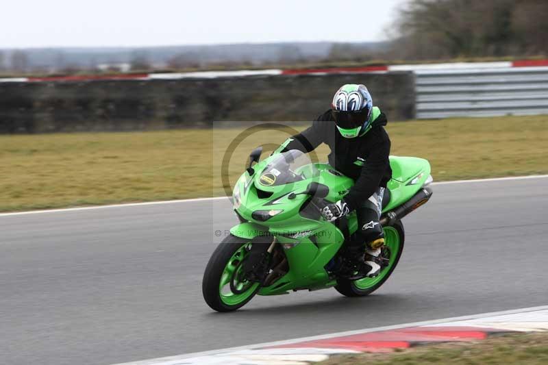 Motorcycle action photographs;Trackday digital images;event digital images;eventdigitalimages;no limits trackday;peter wileman photography;snetterton;snetterton circuit norfolk;snetterton photographs;trackday;trackday photos