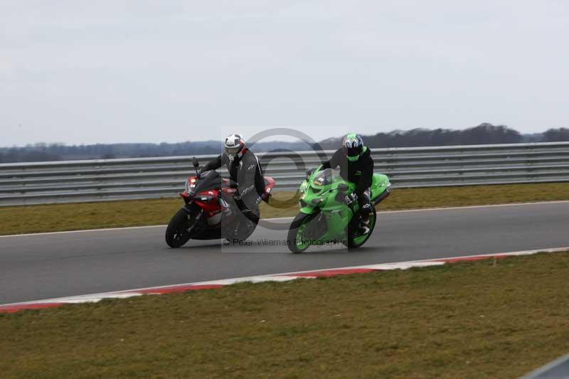 Motorcycle action photographs;Trackday digital images;event digital images;eventdigitalimages;no limits trackday;peter wileman photography;snetterton;snetterton circuit norfolk;snetterton photographs;trackday;trackday photos