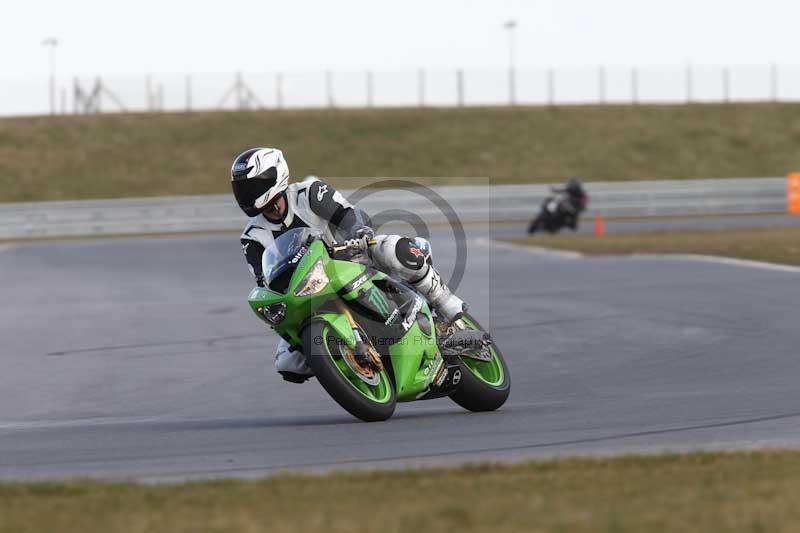 Motorcycle action photographs;Trackday digital images;event digital images;eventdigitalimages;no limits trackday;peter wileman photography;snetterton;snetterton circuit norfolk;snetterton photographs;trackday;trackday photos