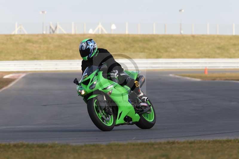 Motorcycle action photographs;Trackday digital images;event digital images;eventdigitalimages;no limits trackday;peter wileman photography;snetterton;snetterton circuit norfolk;snetterton photographs;trackday;trackday photos