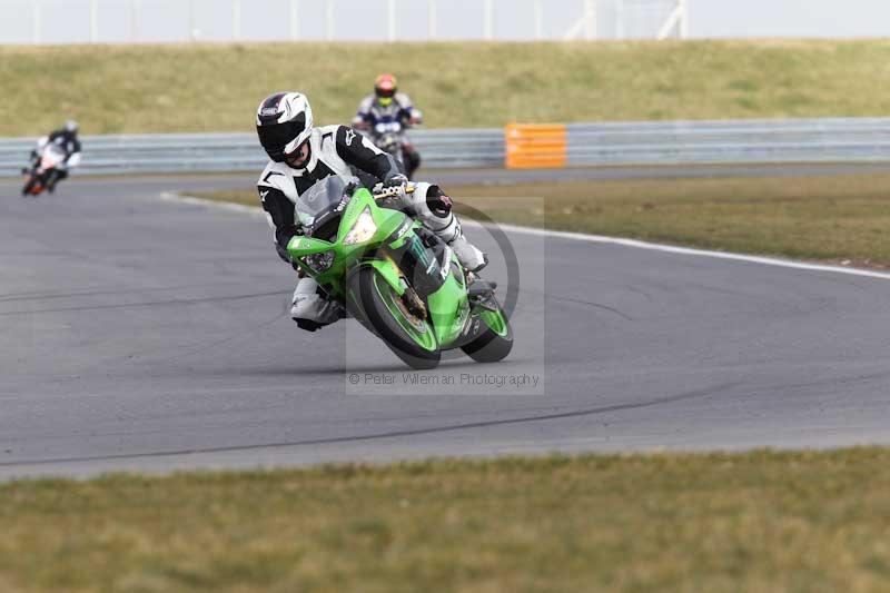 Motorcycle action photographs;Trackday digital images;event digital images;eventdigitalimages;no limits trackday;peter wileman photography;snetterton;snetterton circuit norfolk;snetterton photographs;trackday;trackday photos