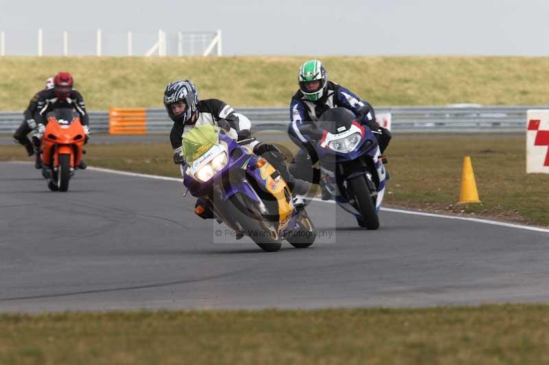 Motorcycle action photographs;Trackday digital images;event digital images;eventdigitalimages;no limits trackday;peter wileman photography;snetterton;snetterton circuit norfolk;snetterton photographs;trackday;trackday photos