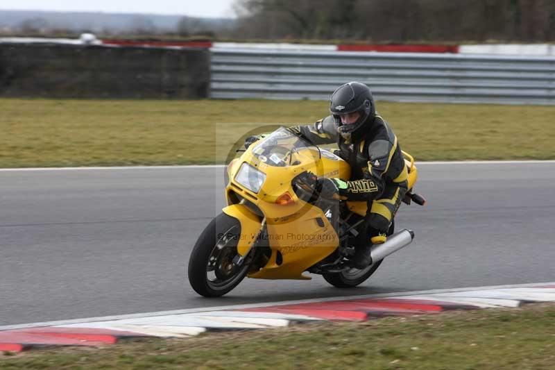 Motorcycle action photographs;Trackday digital images;event digital images;eventdigitalimages;no limits trackday;peter wileman photography;snetterton;snetterton circuit norfolk;snetterton photographs;trackday;trackday photos