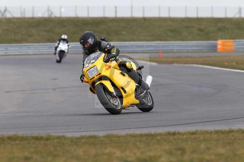 Motorcycle action photographs;Trackday digital images;event digital images;eventdigitalimages;no limits trackday;peter wileman photography;snetterton;snetterton circuit norfolk;snetterton photographs;trackday;trackday photos