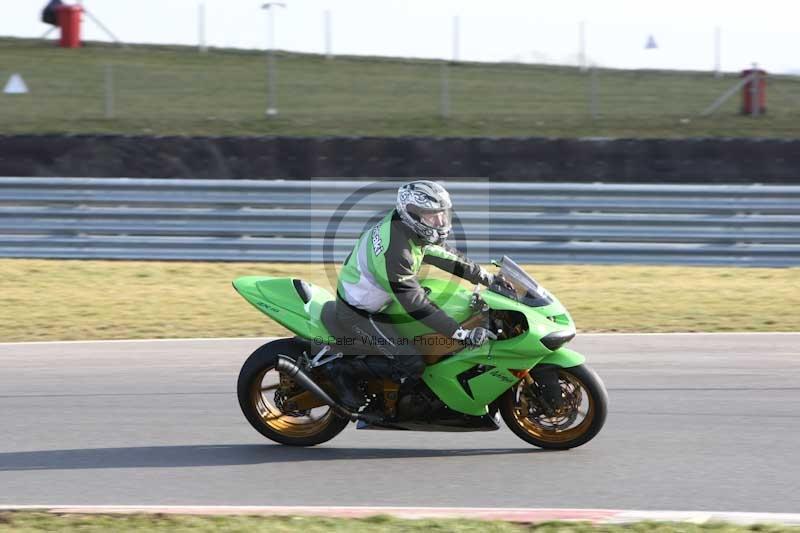 Motorcycle action photographs;Trackday digital images;event digital images;eventdigitalimages;no limits trackday;peter wileman photography;snetterton;snetterton circuit norfolk;snetterton photographs;trackday;trackday photos