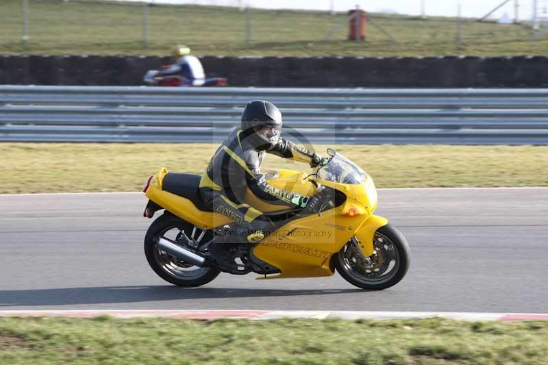 Motorcycle action photographs;Trackday digital images;event digital images;eventdigitalimages;no limits trackday;peter wileman photography;snetterton;snetterton circuit norfolk;snetterton photographs;trackday;trackday photos