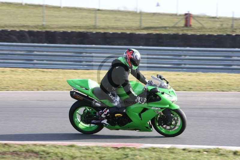 Motorcycle action photographs;Trackday digital images;event digital images;eventdigitalimages;no limits trackday;peter wileman photography;snetterton;snetterton circuit norfolk;snetterton photographs;trackday;trackday photos