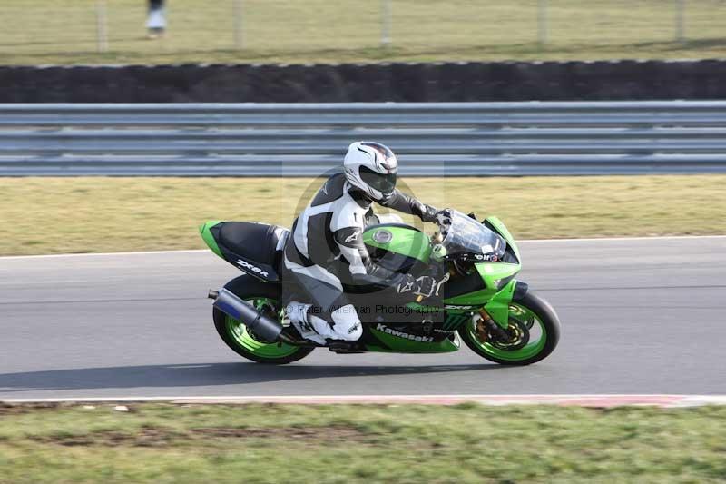 Motorcycle action photographs;Trackday digital images;event digital images;eventdigitalimages;no limits trackday;peter wileman photography;snetterton;snetterton circuit norfolk;snetterton photographs;trackday;trackday photos