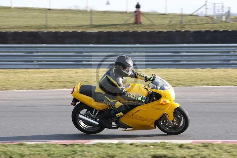 Motorcycle action photographs;Trackday digital images;event digital images;eventdigitalimages;no limits trackday;peter wileman photography;snetterton;snetterton circuit norfolk;snetterton photographs;trackday;trackday photos