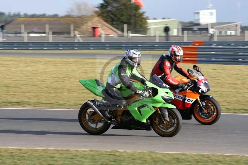 Motorcycle action photographs;Trackday digital images;event digital images;eventdigitalimages;no limits trackday;peter wileman photography;snetterton;snetterton circuit norfolk;snetterton photographs;trackday;trackday photos