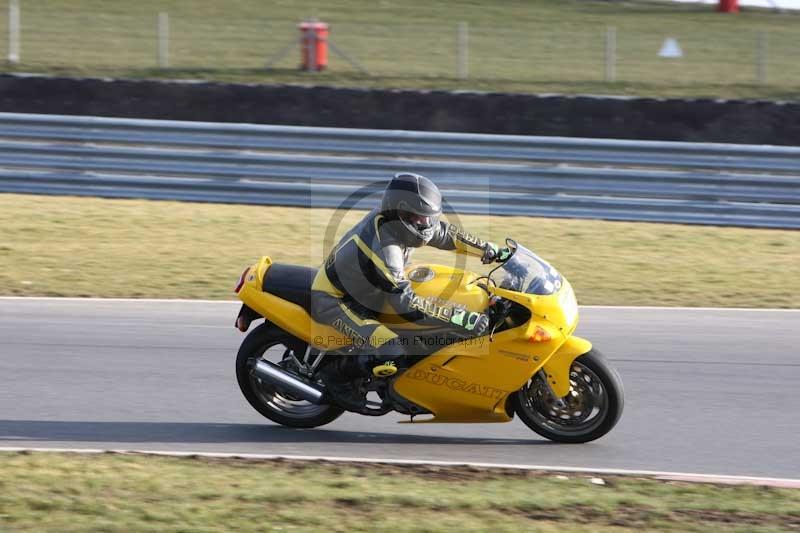 Motorcycle action photographs;Trackday digital images;event digital images;eventdigitalimages;no limits trackday;peter wileman photography;snetterton;snetterton circuit norfolk;snetterton photographs;trackday;trackday photos