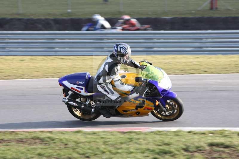 Motorcycle action photographs;Trackday digital images;event digital images;eventdigitalimages;no limits trackday;peter wileman photography;snetterton;snetterton circuit norfolk;snetterton photographs;trackday;trackday photos