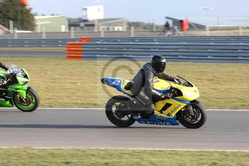 Motorcycle action photographs;Trackday digital images;event digital images;eventdigitalimages;no limits trackday;peter wileman photography;snetterton;snetterton circuit norfolk;snetterton photographs;trackday;trackday photos