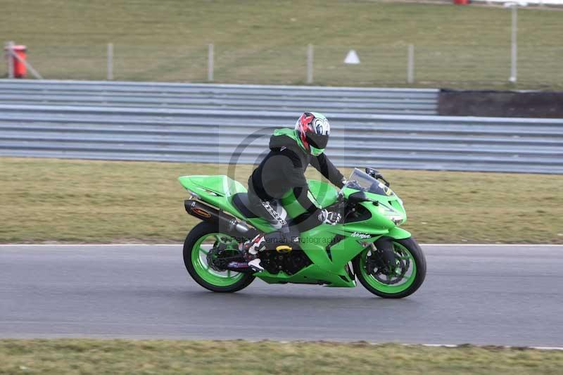 Motorcycle action photographs;Trackday digital images;event digital images;eventdigitalimages;no limits trackday;peter wileman photography;snetterton;snetterton circuit norfolk;snetterton photographs;trackday;trackday photos