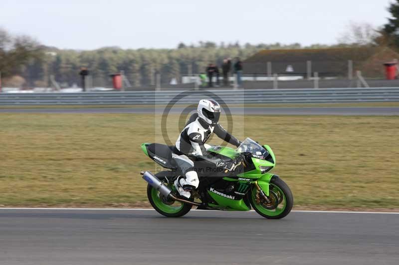 Motorcycle action photographs;Trackday digital images;event digital images;eventdigitalimages;no limits trackday;peter wileman photography;snetterton;snetterton circuit norfolk;snetterton photographs;trackday;trackday photos