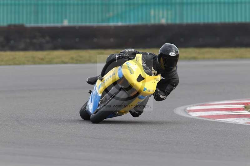 Motorcycle action photographs;Trackday digital images;event digital images;eventdigitalimages;no limits trackday;peter wileman photography;snetterton;snetterton circuit norfolk;snetterton photographs;trackday;trackday photos