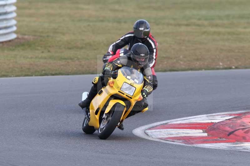 Motorcycle action photographs;Trackday digital images;event digital images;eventdigitalimages;no limits trackday;peter wileman photography;snetterton;snetterton circuit norfolk;snetterton photographs;trackday;trackday photos