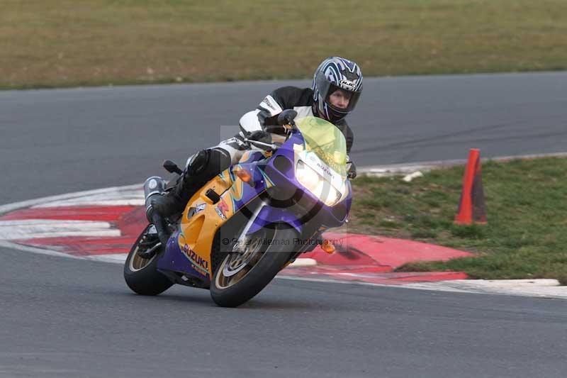 Motorcycle action photographs;Trackday digital images;event digital images;eventdigitalimages;no limits trackday;peter wileman photography;snetterton;snetterton circuit norfolk;snetterton photographs;trackday;trackday photos