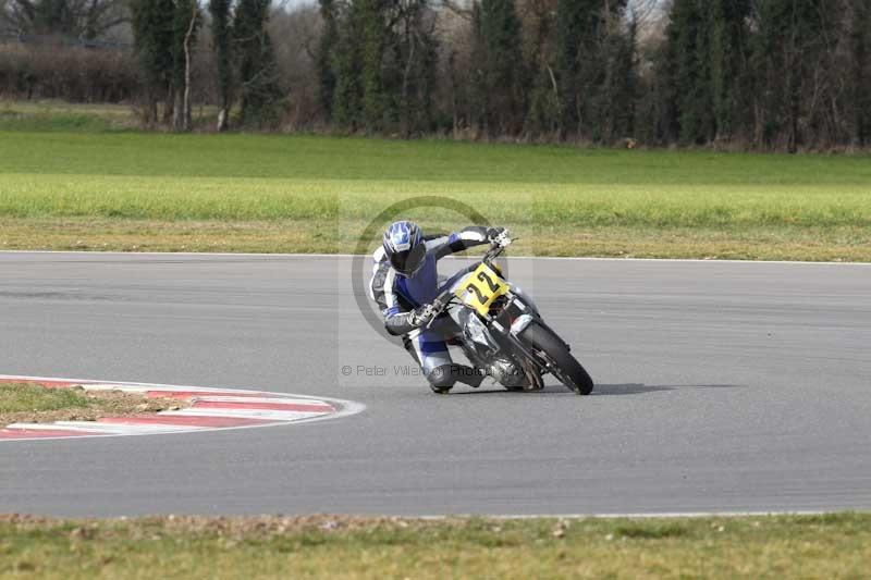 Motorcycle action photographs;Trackday digital images;event digital images;eventdigitalimages;no limits trackday;peter wileman photography;snetterton;snetterton circuit norfolk;snetterton photographs;trackday;trackday photos
